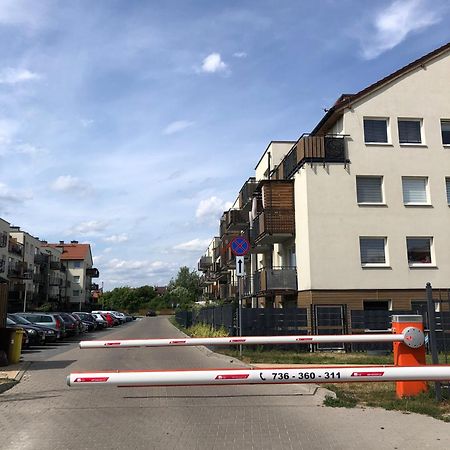 Urocze Mieszkanie Z Ogrodkiem I Bezplatny Parking Breslau Exterior foto